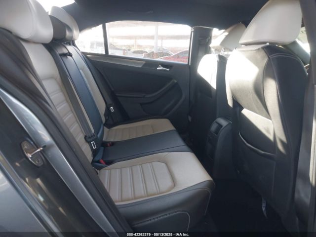 3VWD17AJ4GM284882 Volkswagen Jetta