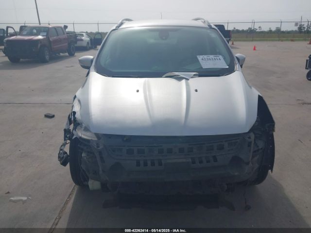 1FMCU0JX6GUA38750 Ford Escape Titanium