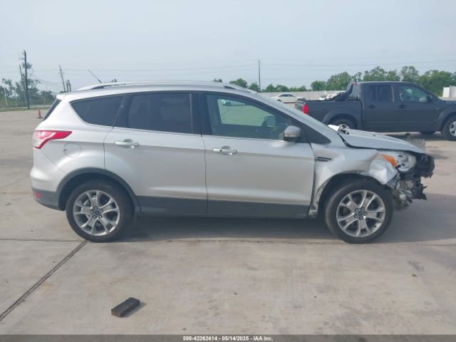 1FMCU0JX6GUA38750 Ford Escape Titanium