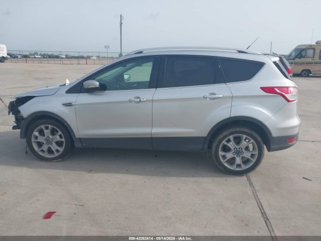 1FMCU0JX6GUA38750 Ford Escape Titanium