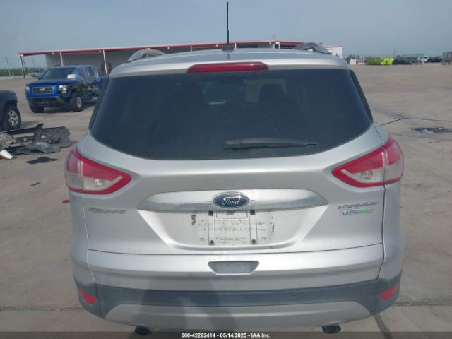 1FMCU0JX6GUA38750 Ford Escape Titanium