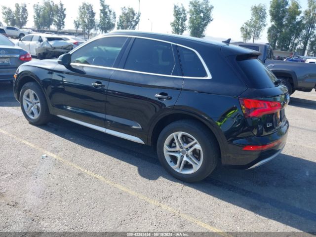 2019 AUDI Q5 WA1ANAFY2K2122904 Photo 2