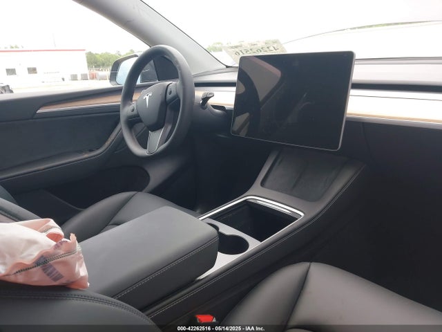 2025 TESLA MODEL Y 7SAYGDED3SA338398 Photo 4