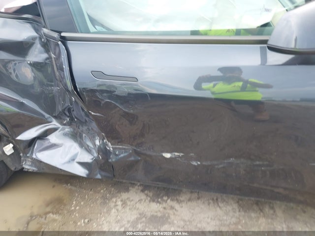 2025 TESLA MODEL Y 7SAYGDED3SA338398 Photo 5