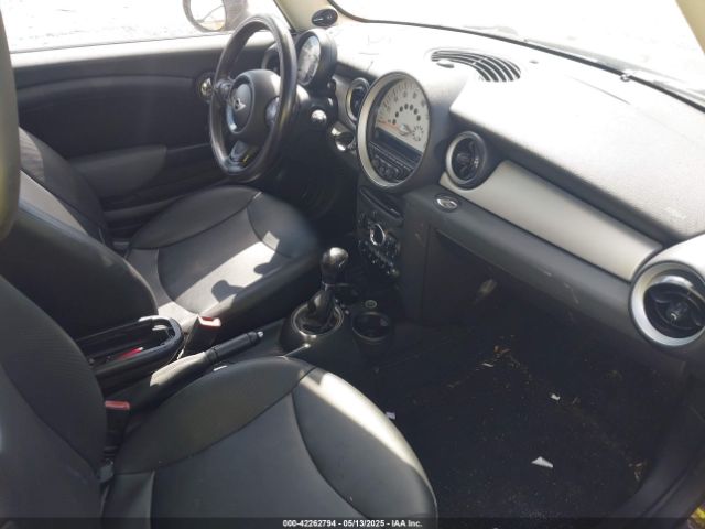 2011 MINI COOPER WMWSU3C54BT096929 Photo 4