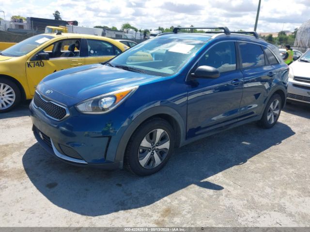 KNDCB3LC8H5058905 KIA NIRO LX
