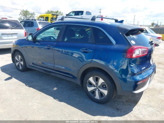 KNDCB3LC8H5058905 KIA NIRO LX