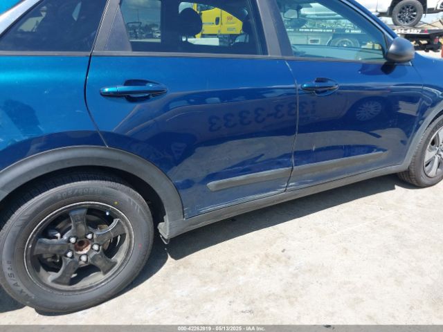 KNDCB3LC8H5058905 KIA NIRO LX