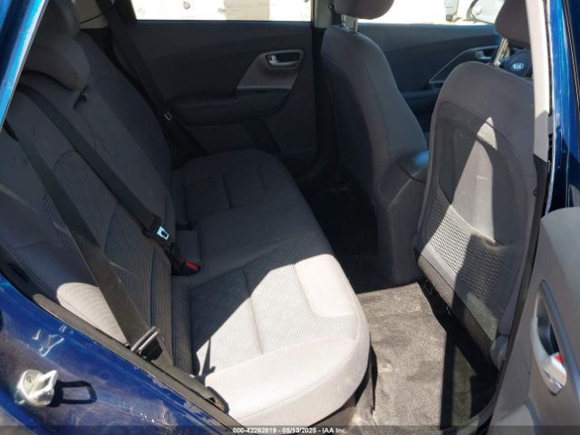 KNDCB3LC8H5058905 KIA NIRO LX