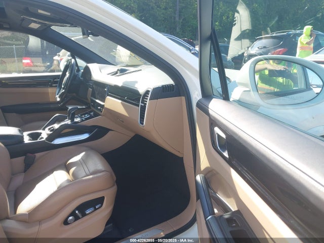 WP1AF2AY1KDA80728 Porsche Cayenne Turbo