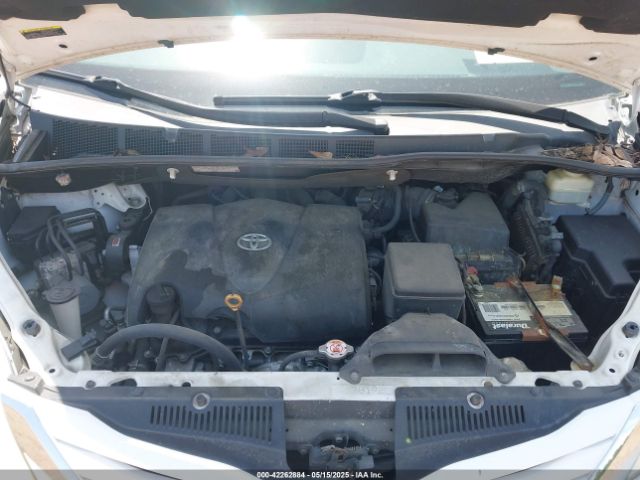 5TDKZ3DC5HS793289 Toyota Sienna Le 8 Passenger