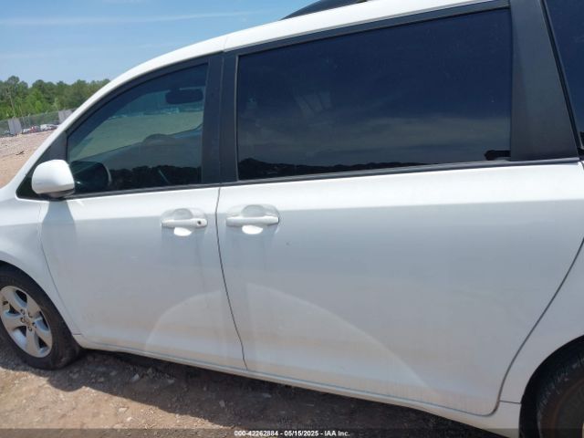 5TDKZ3DC5HS793289 Toyota Sienna Le 8 Passenger