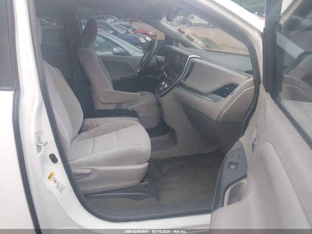 5TDKZ3DC5HS793289 Toyota Sienna Le 8 Passenger