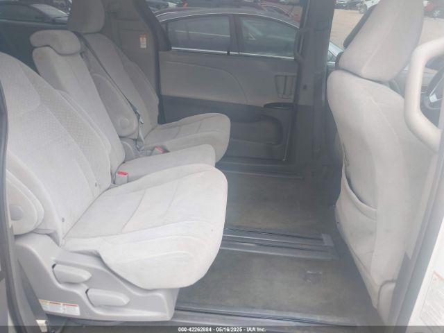 5TDKZ3DC5HS793289 Toyota Sienna Le 8 Passenger