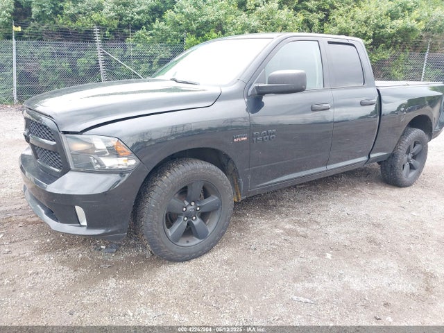 1C6RR7FT5JS320998 RAM 1500 Express  4x4 6'4 Box