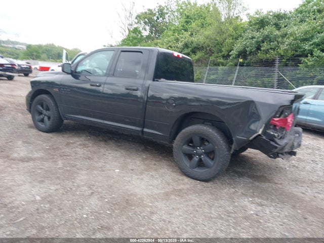 1C6RR7FT5JS320998 RAM 1500 Express  4x4 6'4 Box