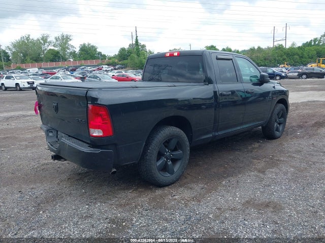 1C6RR7FT5JS320998 RAM 1500 Express  4x4 6'4 Box