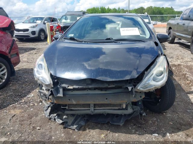 JTDKDTB32F1582661 Toyota Prius C Two