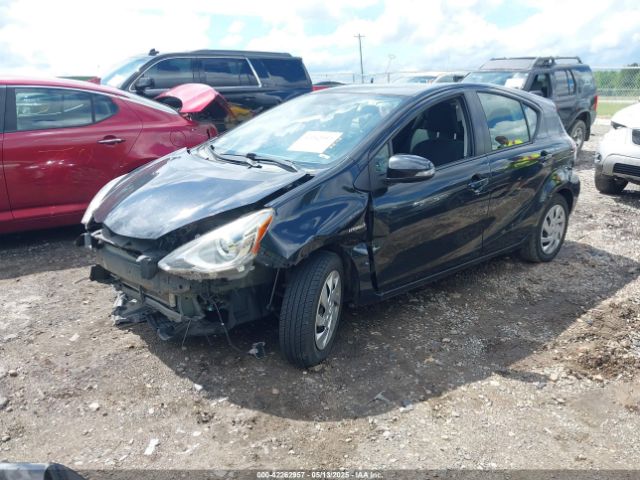JTDKDTB32F1582661 Toyota Prius C Two