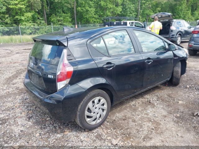 JTDKDTB32F1582661 Toyota Prius C Two