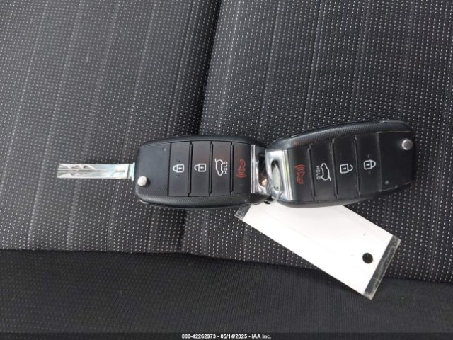 KNDPMCACXJ7337815 KIA Sportage Lx