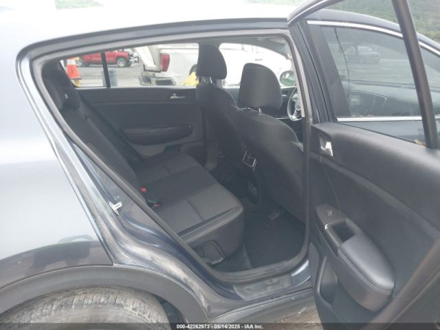 KNDPMCACXJ7337815 KIA Sportage Lx