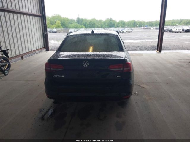 3VWDB7AJ3JM263655 Volkswagen Jetta 1.4t Se/1.4t Wolfsburg Edition