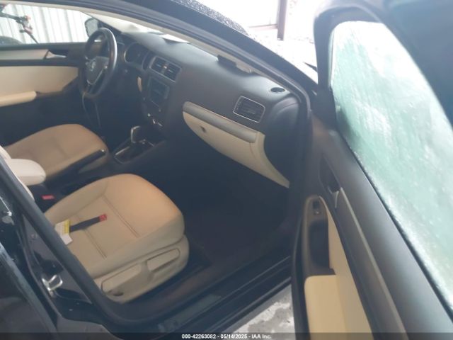 3VWDB7AJ3JM263655 Volkswagen Jetta 1.4t Se/1.4t Wolfsburg Edition