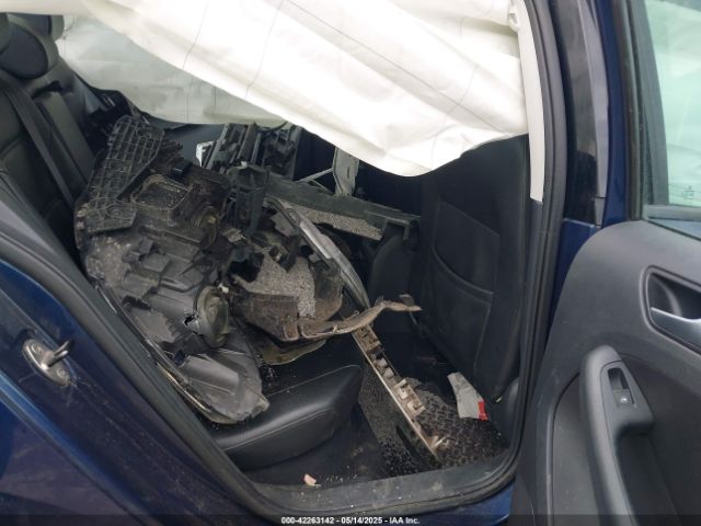 3VWD17AJXEM316196 Volkswagen Jetta 1.8t Se
