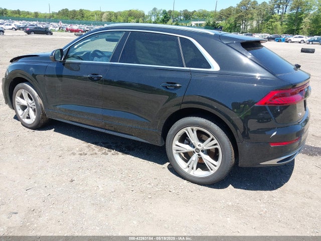 2022 AUDI Q8 WA1AVBF13ND024823 Photo 2