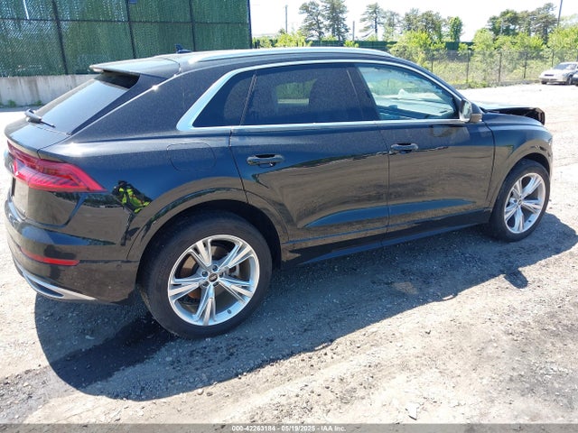 2022 AUDI Q8 WA1AVBF13ND024823 Photo 3