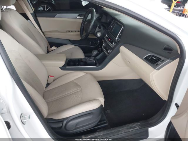 5NPE24AFXJH627965 Hyundai SONATA SE