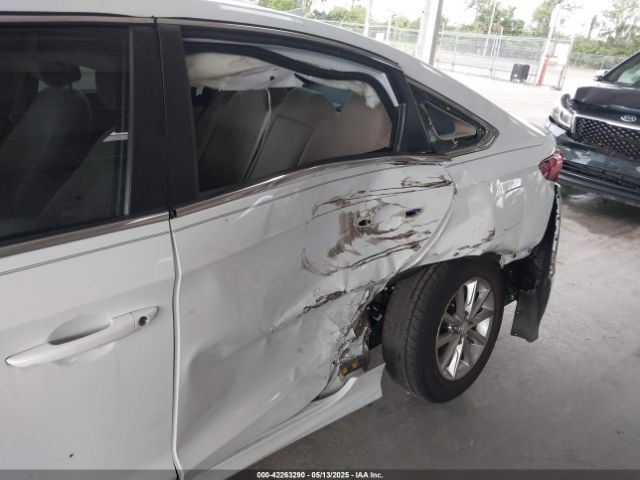 5NPE24AFXJH627965 Hyundai SONATA SE