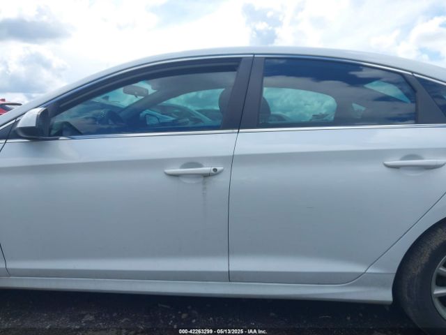 5NPE24AF3KH803241 Hyundai SONATA SE