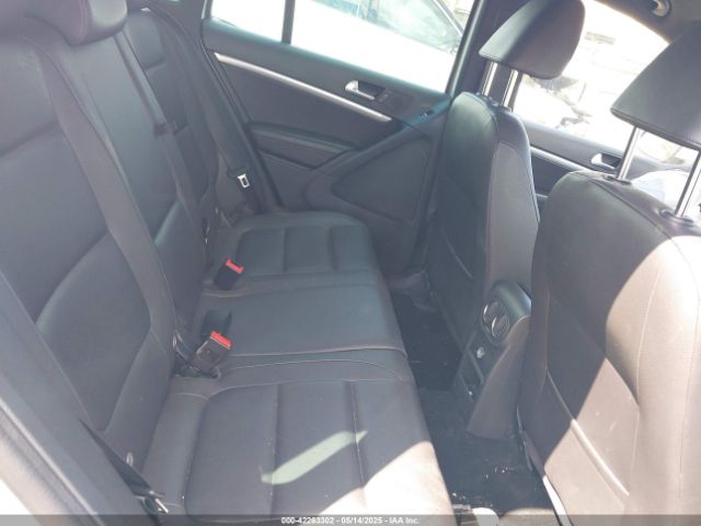2016 VOLKSWAGEN TIGUAN WVGBV7AX1GW023157 Photo 7