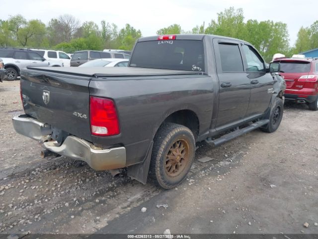 2017 RAM 1500 3C6RR7KT2HG769501 Photo 3