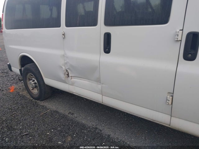 1GAZGNFP7L1212812 Chevrolet Express Passenger Rwd 3500 Extended Wheelbase Ls