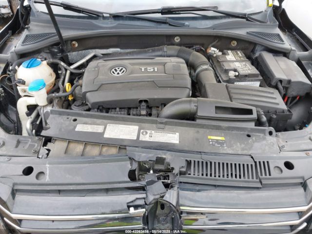 1VWAT7A37FC048158 Volkswagen Passat 1.8t Wolfsburg Edition