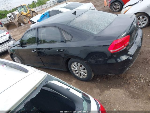 1VWAT7A37FC048158 Volkswagen Passat 1.8t Wolfsburg Edition