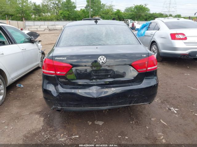 1VWAT7A37FC048158 Volkswagen Passat 1.8t Wolfsburg Edition