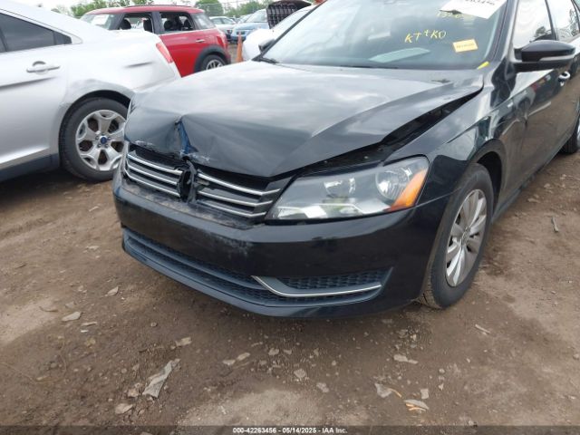 1VWAT7A37FC048158 Volkswagen Passat 1.8t Wolfsburg Edition