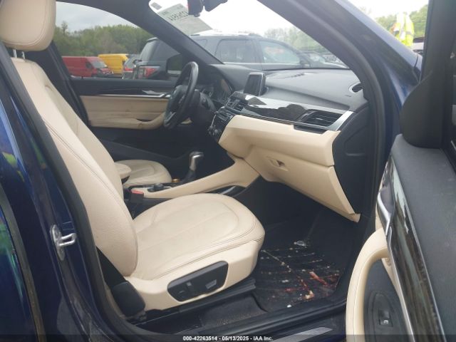 2016 BMW X1 WBXHT3C33GP883291 Photo 4
