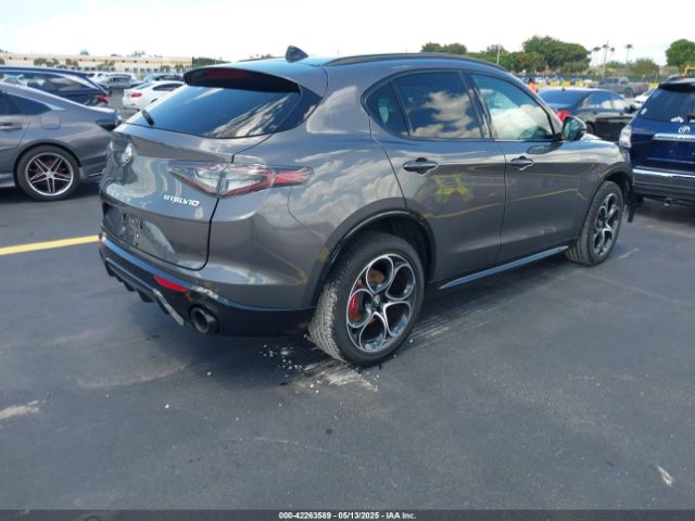 2024 ALFA ROMEO STELVIO ZASPAKBN1R7D78095 Photo 3