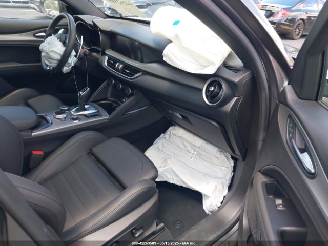 2024 ALFA ROMEO STELVIO ZASPAKBN1R7D78095 Photo 4