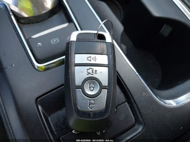 3FA6P0HD1JR251386 Ford FUSION SE