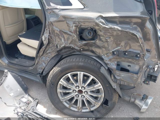 1GYKNCRS2KZ210656 Cadillac XT5 LUXURY