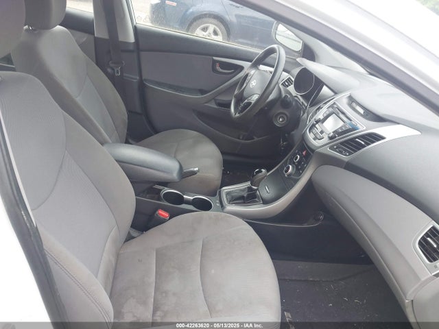 5NPDH4AE6FH554165 Hyundai ELANTRA SE