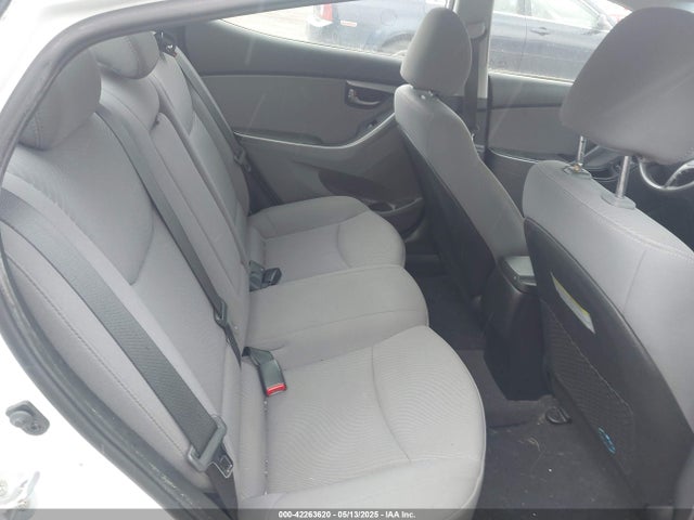 5NPDH4AE6FH554165 Hyundai ELANTRA SE