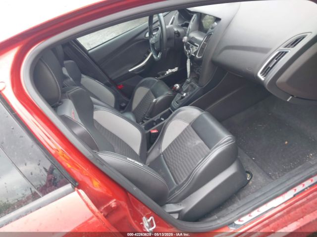 1FADP3L99JL289586 Ford FOCUS ST