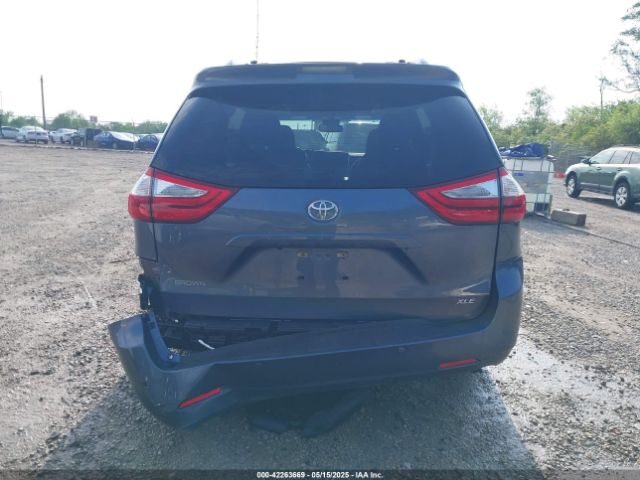 5TDYK3DC9FS551181 Toyota Sienna Xle 8 Passenger